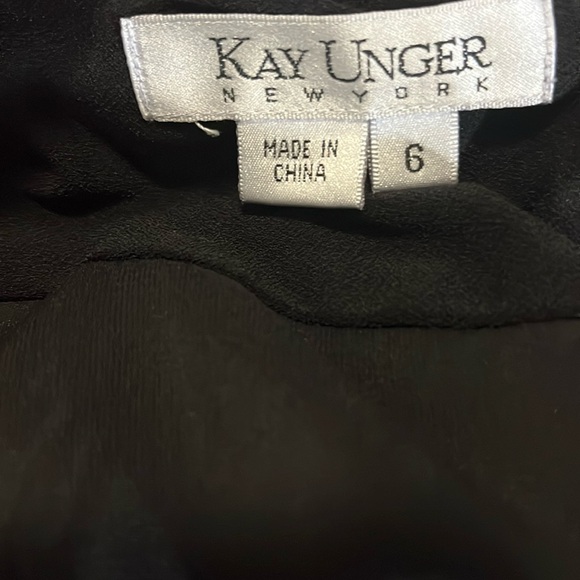 KAY UNGER NEW YORK || SIZE 6 || BLACK & WHITE || MIDI DRESS WITH A BELT - Picture 4 of 8
